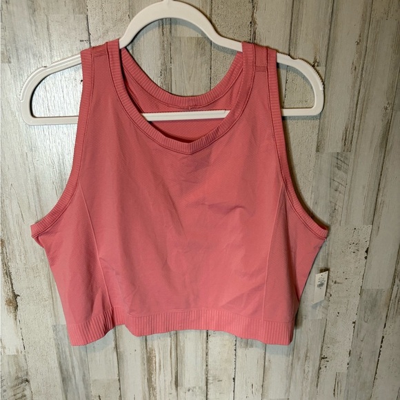 Old Navy Women's Seamless Performance Racerback Cropped Tank Top Size 4X - Picture 1 of 13